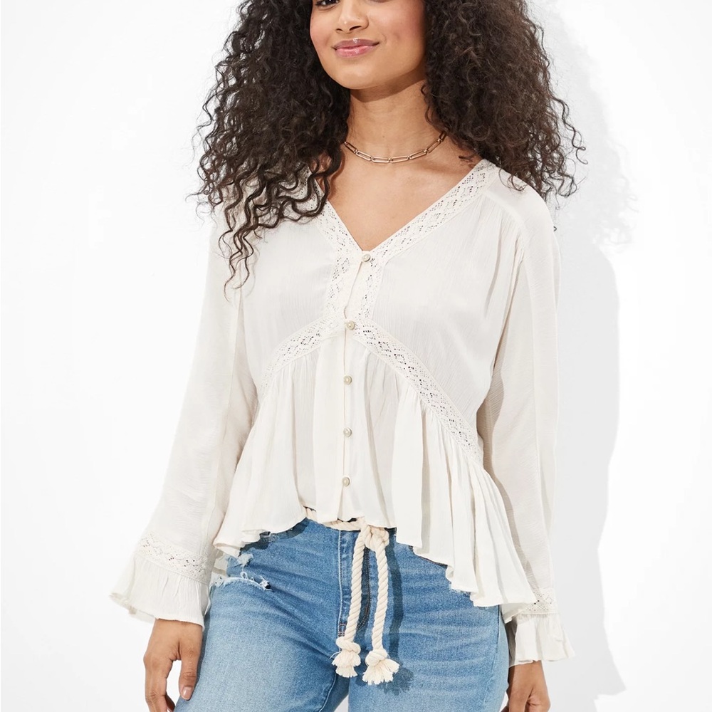 American Eagle Elegant Cream Lace Baby‎ Doll Trim Blouse cons